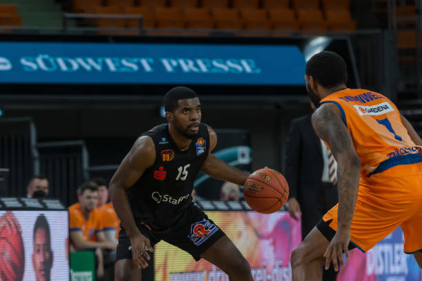 瞬息万变的 瞬息万变的