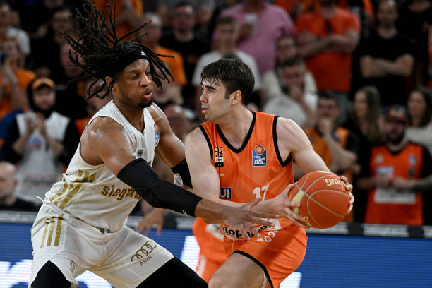 实却很残酷 实却很残酷