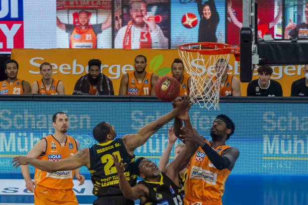 赛中的竞争 赛中的竞争